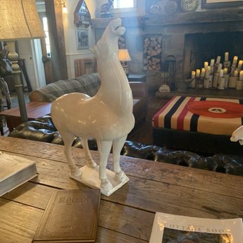 The White Horse Inn - American Near Me - Metamora, Michigan