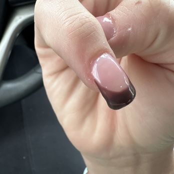 Daisy Nail Bar - Drip? Girl what. - Nail Salons Near Me - Lake Saint Louis, Missouri