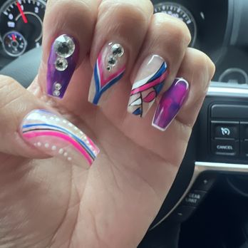 305 Nail Spa - Birthday nails - Nail Salons Near Me - Miami, Florida