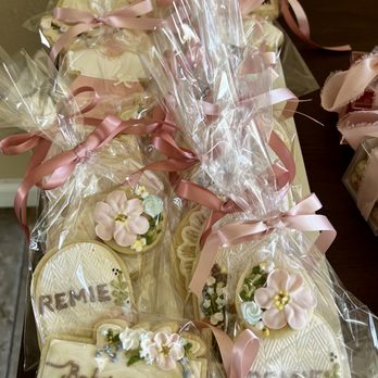 Artsy Bakes by Mana - Custom Cakes Near Me Artsy Bakes by Mana - Custom Cakes Near Me