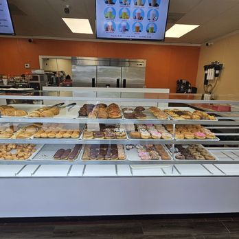 I Crave Donuts - Inside - Donuts Near Me - Long Beach, California