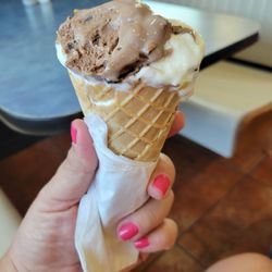 Braum's Ice Cream & Dairy Stores - Double dip $2.69