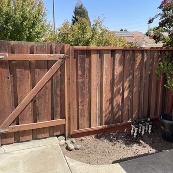Agellon Fence Restoration - Before. Sagging side gate and rickety fence. - Fences & Gates Near Me - Livermore, California