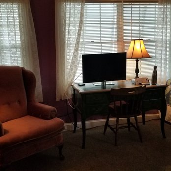 Authors Guest House - Chair, writingdesk, drawers - Thornton Wilder room - Hotels Near Me - Key West, Florida Authors Guest House - Chair, writingdesk, drawers - Thornton Wilder room - Hotels Near Me - Key West, Florida
