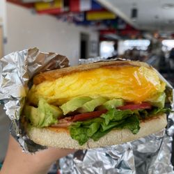 Hugo Coffee - Breakie sammich