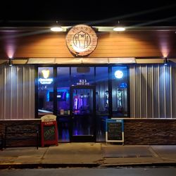 Caesar's Ale House & Eatery