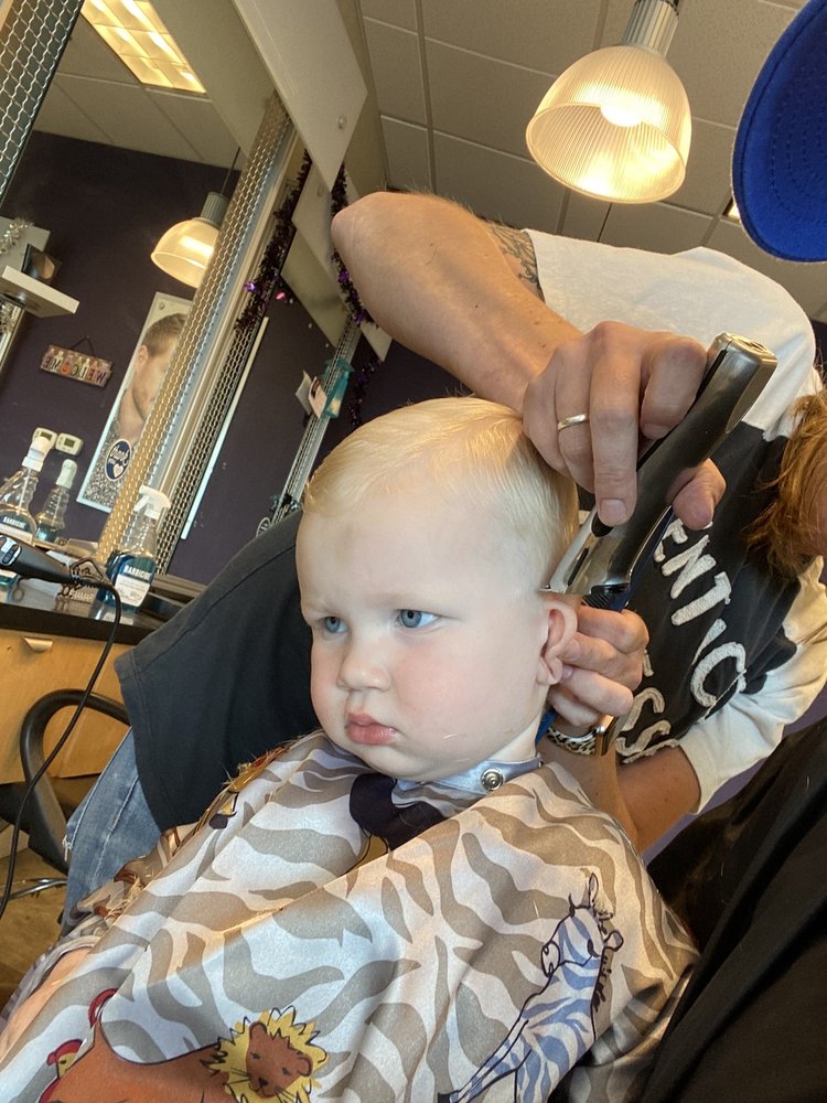 SUPERCUTS Updated September 2024 104 Lawson Dr Ste 2, Kentucky Hair Salons