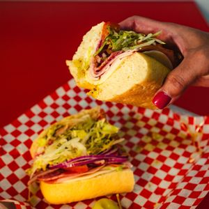 American 🍟🥗🥩🥪