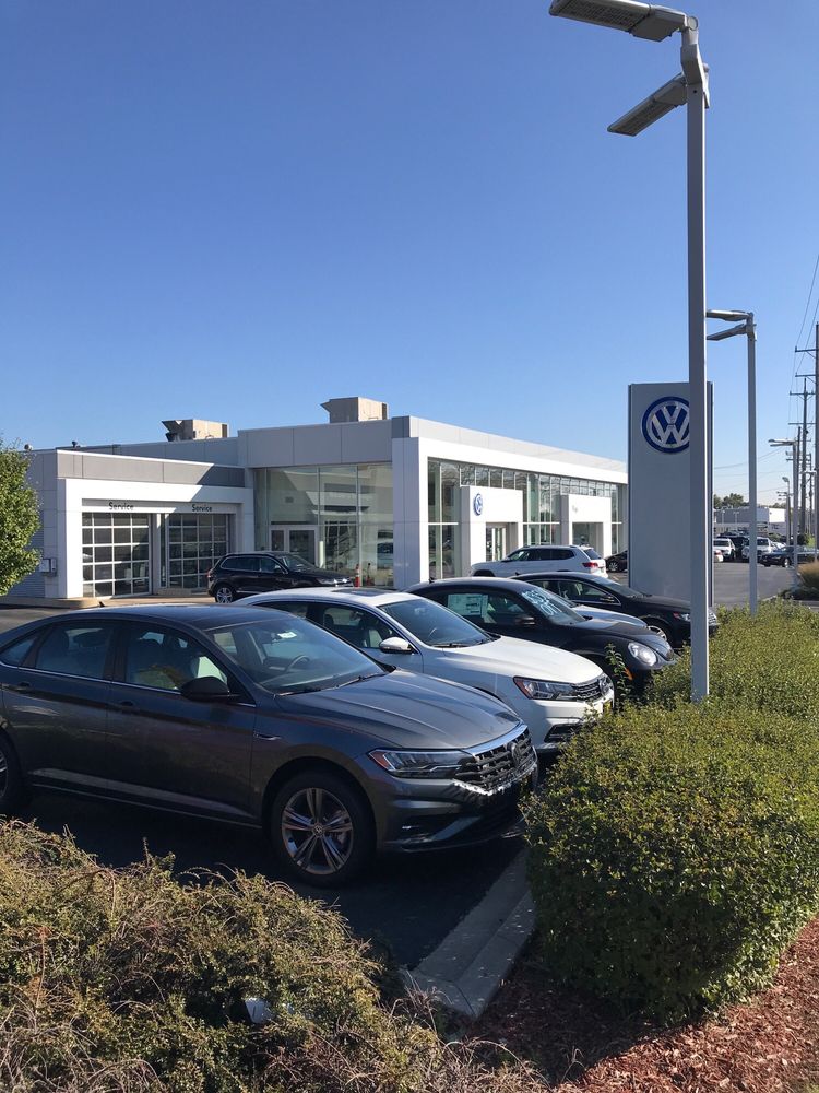 PUGI VOLKSWAGEN 28 Photos & 96 Reviews Car Dealers 2020 W Ogden Ave, Downers Grove, IL