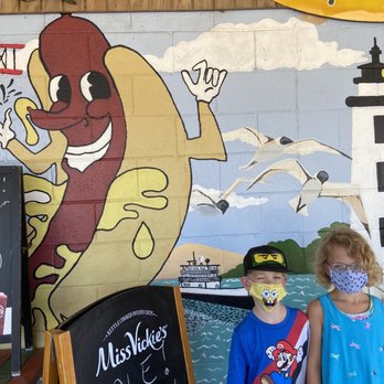 Capt'n Franks - Hot Dogs Near Me - Kitty Hawk, North Carolina