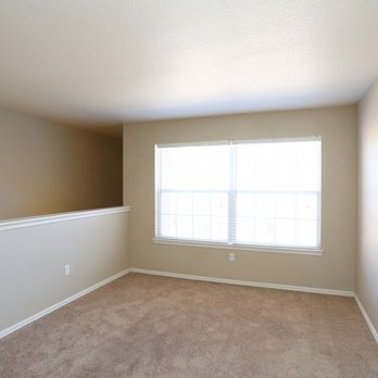 The Summit - B1 Upstairs Living Room - Apartments Near Me - Edmond, Oklahoma The Summit - B1 Upstairs Living Room - Apartments Near Me - Edmond, Oklahoma
