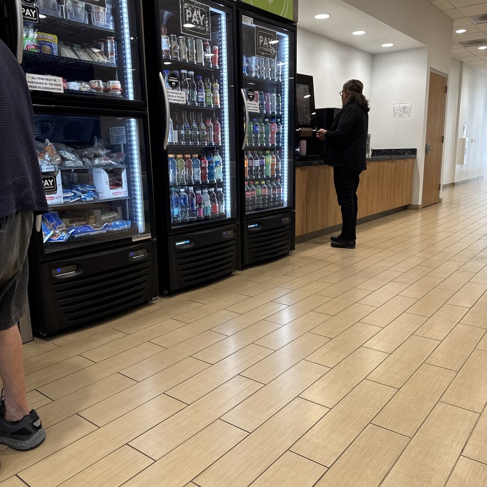 Gardena Honda - Snack and meal area in the waiting room. - Auto Repair Near Me - Gardena, California
