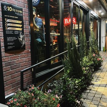 Caffe Concerto - Outside - Pizza Near Me - Los Angeles, California