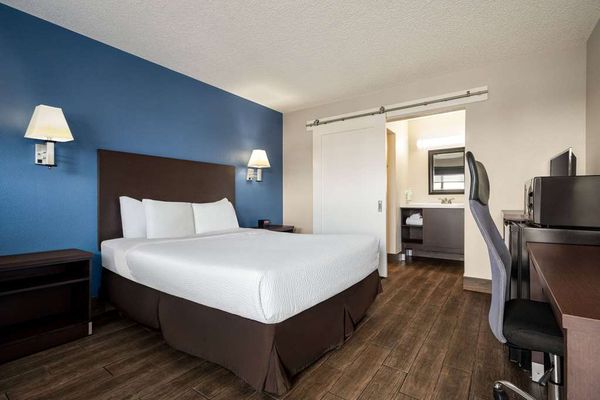 CLOSED - Red Roof Inn Kingman by null
