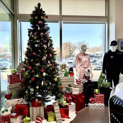 BMW of Silver Spring - I love the holiday decorations.