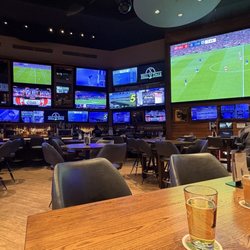Bobby V's Restaurant & Sports Bar
