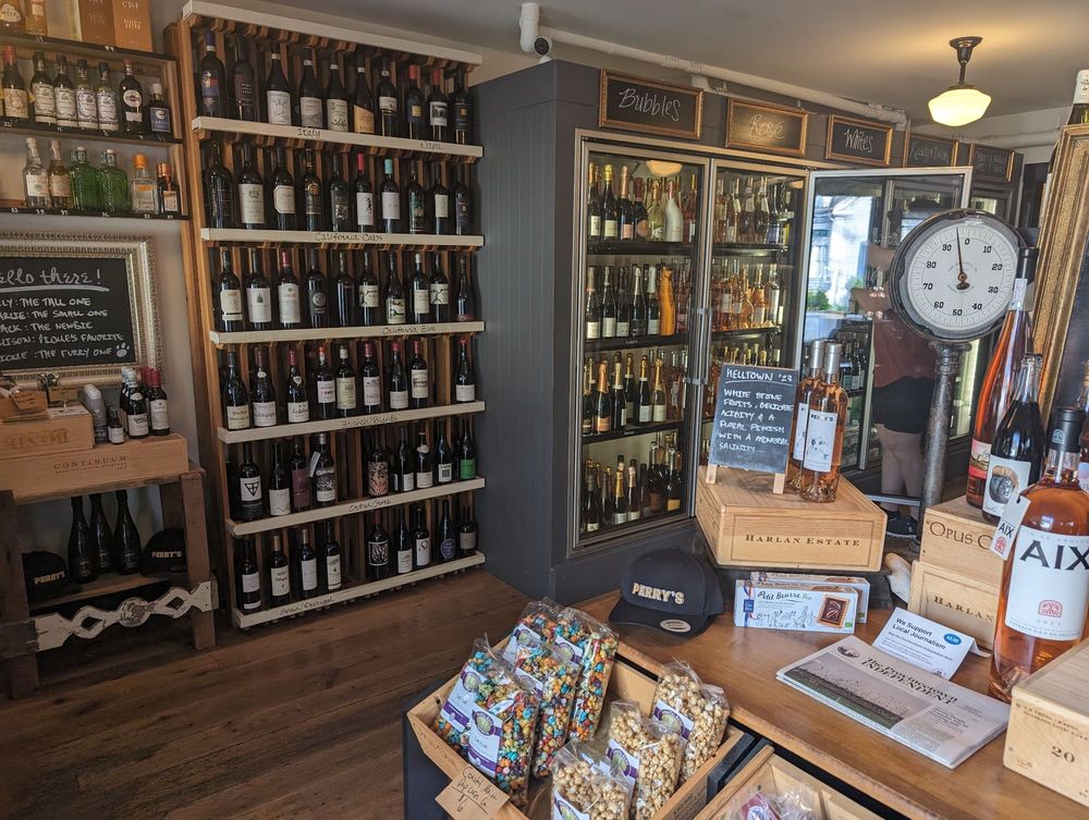 PERRY’S FINE WINE AND LIQUORS Updated September 2024 27 Photos & 25