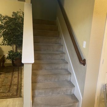 Dream Floors Home Remodeling Rockwall - Before pic carpet stairs - Flooring Near Me - Rockwall, Texas Dream Floors Home Remodeling Rockwall - Before pic carpet stairs - Flooring Near Me - Rockwall, Texas