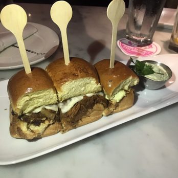 Deville Dinerbar - Diners Near Me - Montreal, Quebec Deville Dinerbar - Diners Near Me - Montreal, Quebec