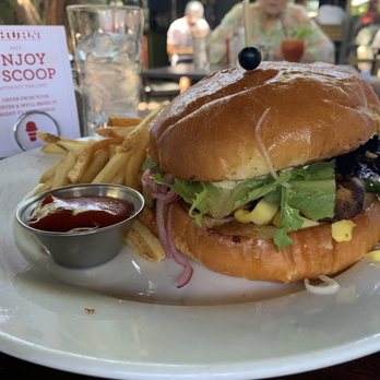 Windsor - Chicken sandwich no tomato - New American Near Me - Phoenix, Arizona