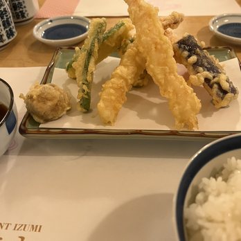 Izumi - Sushi Bars Near Me - Kirkland, Washington