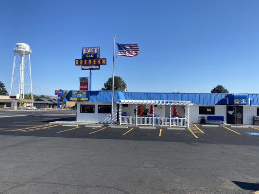 C & D Drive-In by null