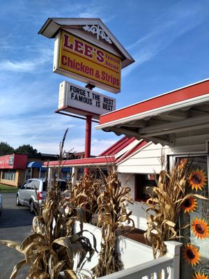 Lee's Famous Recipe Chicken PLYMOUTH MICHIGAN by null