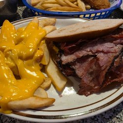 Arthur's Steakhouse & Pub - Pastrami and cheese fries