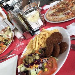 Manchis - Falafel plate and pizza napolitana.