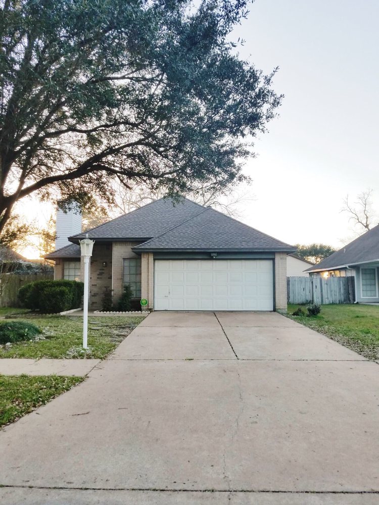 Slide of The Roof Depot