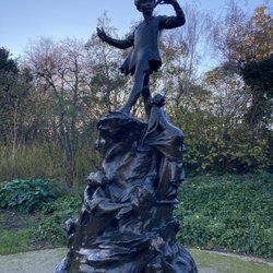 Peter Pans Statue