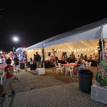 Deck the Chairs - Hot chocolate and snacks for sale. Nice addition - Festivals Near Me - Jacksonville Beach, Florida