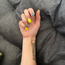 Acrylic gel nails