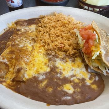Mi Guadalajara - Combo enchilada, taco with rice and beans - Mexican Near Me - Escondido, California Mi Guadalajara - Combo enchilada, taco with rice and beans - Mexican Near Me - Escondido, California