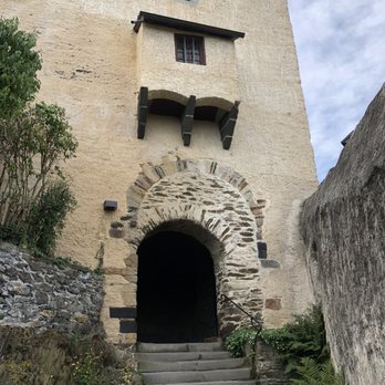 Marksburg - Doorway made smaller to stop riders on horseback - Museums Near Me - Braubach, RP