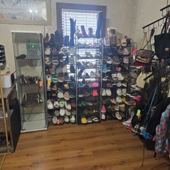 Persnickety - Tons of shoes - Used, Vintage & Consignment Near Me - Catoosa, Oklahoma Persnickety - Tons of shoes - Used, Vintage & Consignment Near Me - Catoosa, Oklahoma