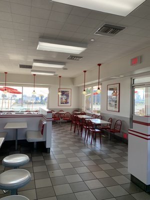In-N-Out Burger by null