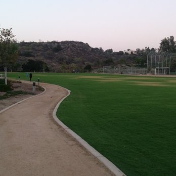 Tamarisk Park - Parks Near Me - Lake Forest, California