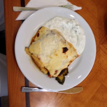 Türkis Imbiss - Tagesmenü: Zucchiniauflauf Auflauf mit Zucchini, Kartoffeln, Zwiebeln, Tomaten, Paprika, Knoblauch, überbacken mit Bechamelsauce - Turkish Near Me - Vienna, 9