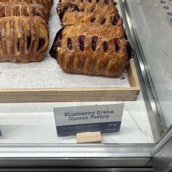 Paris Baguette - Bakeries Near Me - Chicago, Illinois Paris Baguette - Bakeries Near Me - Chicago, Illinois