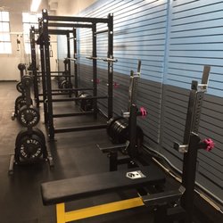 Competition bench press