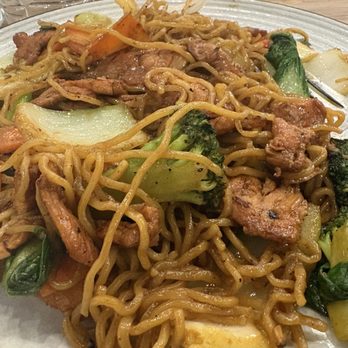 Hello Me Vietnamese Kitchen - Chicken stir fry - Vietnamese Near Me - Mooresville, North Carolina Hello Me Vietnamese Kitchen - Chicken stir fry - Vietnamese Near Me - Mooresville, North Carolina