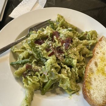 Vicini Pastaria - Pesto pasta w/ asparagus - Pasta Shops Near Me - St. Louis, Missouri Vicini Pastaria - Pesto pasta w/ asparagus - Pasta Shops Near Me - St. Louis, Missouri