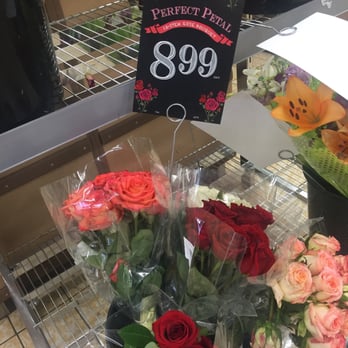 ALDI - Roses bunches. - Grocery Near Me - Orlando, Florida