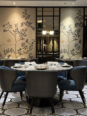 Li Yen 麗苑 by null