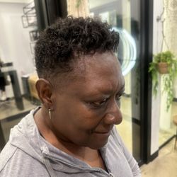The Happy Hairstylist - Curly pixie