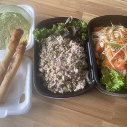 Larb, papaya salad