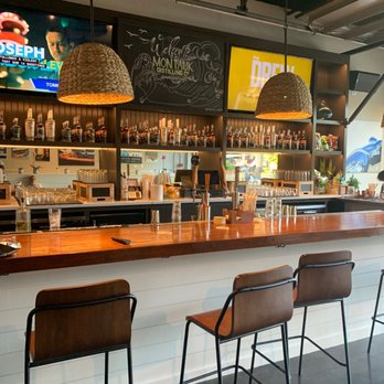 Montauk Distilling - The bar - Distilleries Near Me - Riverhead, New York