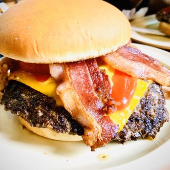 Illinois Bar & Grill On 47th - Famous Chicago Burger w/ bacon - Bars Near Me - Chicago, Illinois