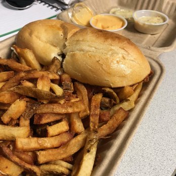Roaming Rooster - Tennessee Hot Chicken Sandwich w/ Fries - Food Trucks Near Me Roaming Rooster - Tennessee Hot Chicken Sandwich w/ Fries - Food Trucks Near Me